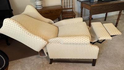 Vintage Lazy Boy Recliner Comfortable!