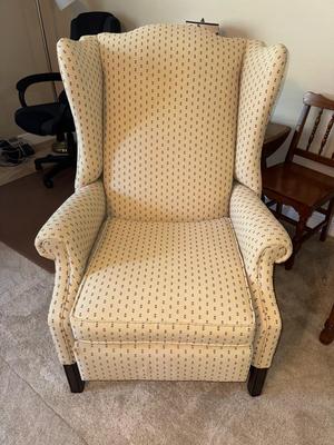 Vintage Lazy Boy Recliner Comfortable!