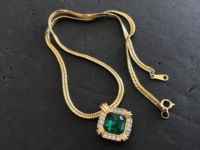 Vintage Avon Necklace Gold Tone