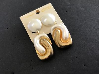 Vintage Clip on Earrings