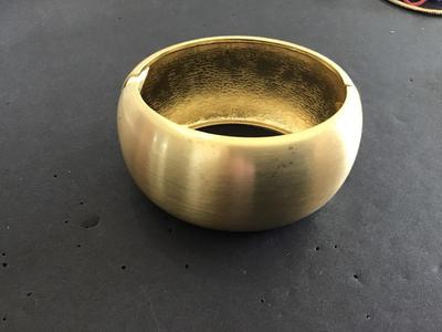 Wide Fashion Cuff Hinged