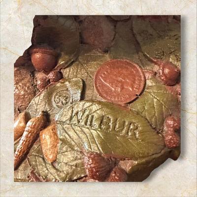 Sale Photo Thumbnail #826: Tom Clark Gnome Figurine - WIlbur - 1985
Approx. 6.5" Tall x 5" Wide
Excellent condition.