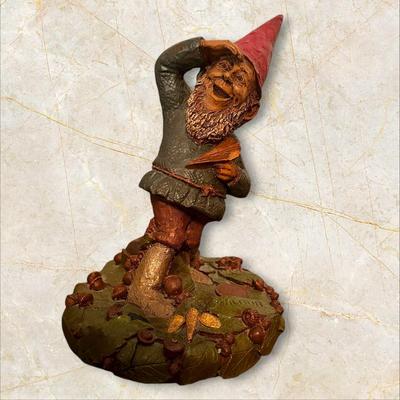 Sale Photo Thumbnail #827: Tom Clark Gnome Figurine - WIlbur - 1985
Approx. 6.5" Tall x 5" Wide
Excellent condition.