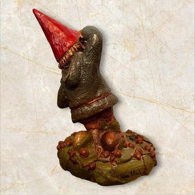 Sale Photo Thumbnail #821: Tom Clark Gnome Figurine - WIlbur - 1985
Approx. 6.5" Tall x 5" Wide
Excellent condition.