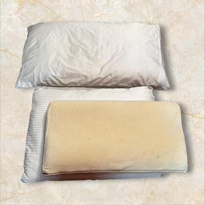 Sale Photo Thumbnail #263: Set of 3 Mixed Brand Bed Pillows, very good condition