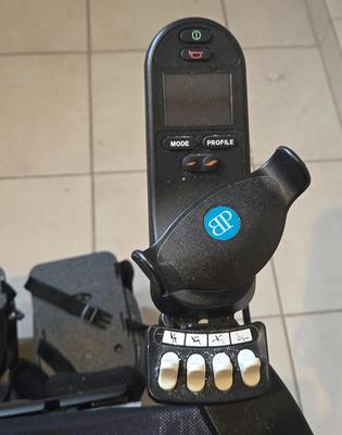 LOT 519B: Power Wheel Chair