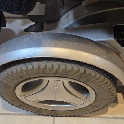 LOT 519B: Power Wheel Chair