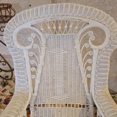 LOT 565O: Wicker Couch and Chair with Cushions