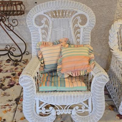 LOT 565O: Wicker Couch and Chair with Cushions