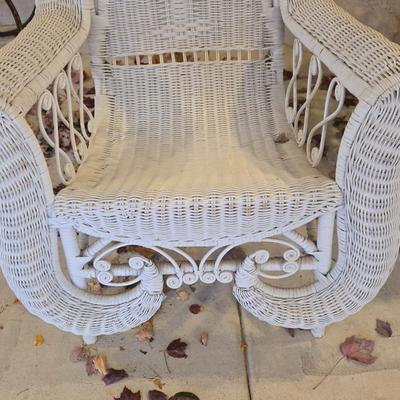 LOT 565O: Wicker Couch and Chair with Cushions
