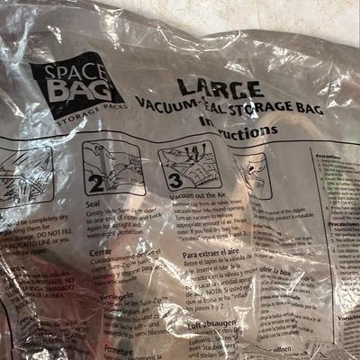 Sale Photo Thumbnail #334: BIg Tote Bag Full of Space Bags +the Tote Bag
Some used, some unused, most appear to be large sized, some are large ziploc