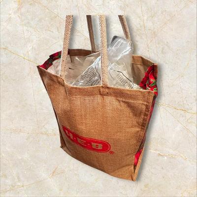 Sale Photo Thumbnail #332: BIg Tote Bag Full of Space Bags +the Tote Bag
Some used, some unused, most appear to be large sized, some are large ziploc