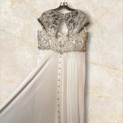 Sale Photo Thumbnail #398: Bridal Gown by Allure Bridals, Has Been Altered (was a 16)