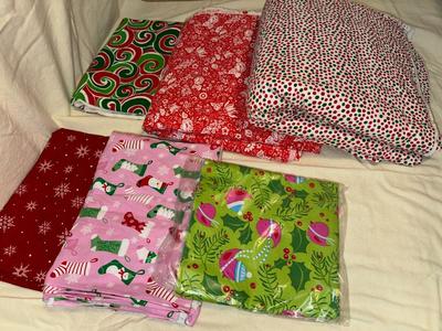 Christmas Quilting Fabric approximately 16.5 pounds