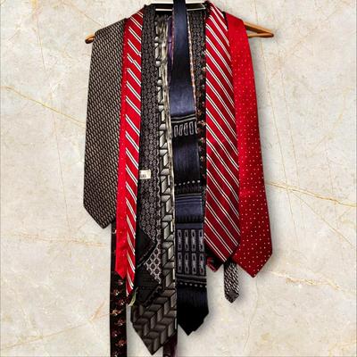 Sale Photo Thumbnail #401: Mens Ties Lot