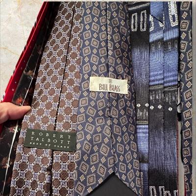 Sale Photo Thumbnail #404: Mens Ties Lot