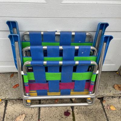 LOT 524G: Folding Chairs, Cooler, Beach Umbrella