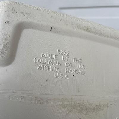 LOT 524G: Folding Chairs, Cooler, Beach Umbrella