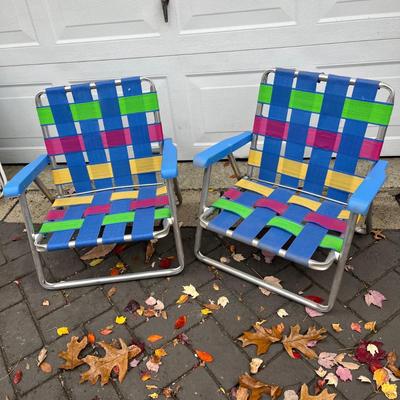 LOT 524G: Folding Chairs, Cooler, Beach Umbrella