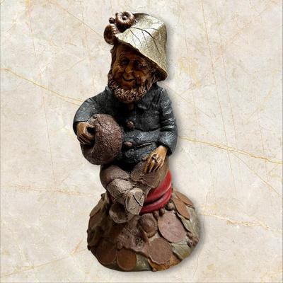 Sale Photo Thumbnail #800: Tom Clark Figurine "Duncan" 1989 7" Tall