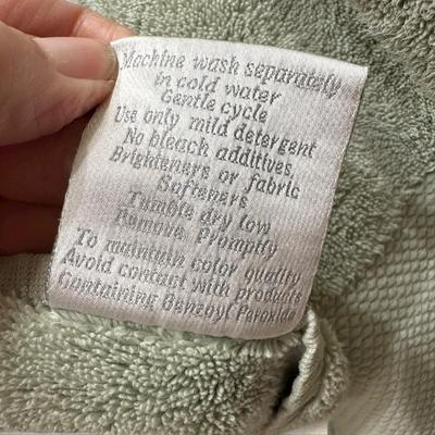 Sale Photo Thumbnail #506: Bathroom Towels Lot (not all by same maker)- there are actually more than this that were located later- the sea foam green and some maroon.