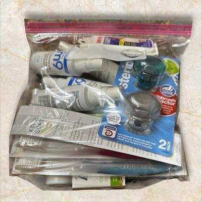 Sale Photo Thumbnail #514: Gallon Bag of Misc. Bathroom Personal Care Items w Mirror