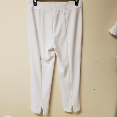 LOT 582MBC: Joseph Ribkoff Black & White Collection