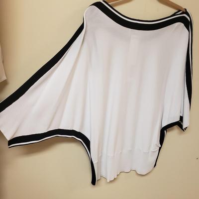 LOT 582MBC: Joseph Ribkoff Black & White Collection