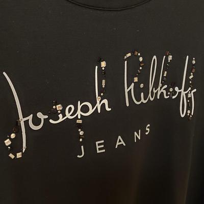 LOT 583MBC: Joseph Ribkoff Spring Collection