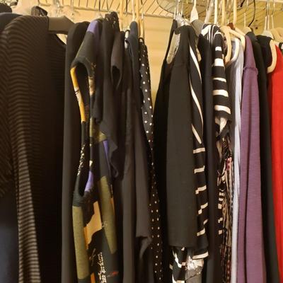 LOT 589MBC: Designer Closet Contents-So Many Brands
