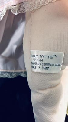 THE ORIGINAL BABY DOLL 1984 BABY TOOTHIE
