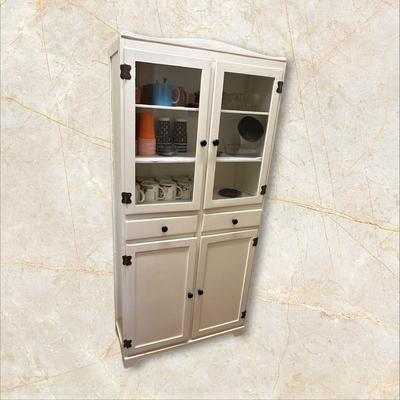 Sale Photo Thumbnail #551: White Kitchen Cupboard Cabinet (contents not included)
M'ments:
Height 65"
WIdth 31"
Depth 12"