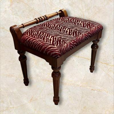 Sale Photo Thumbnail #620: Wood Bedside Chair
M'ments:
Width 23"
Height 18"
Depth 15"