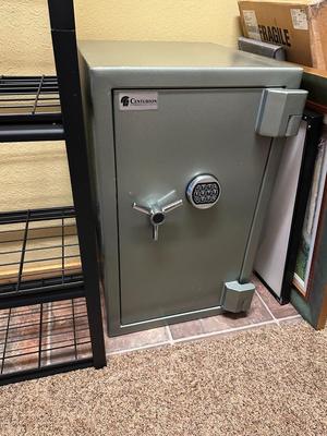 Sale Photo Thumbnail #654: Centurion Commercial Safe
Heavy; must go up a flight of stairs.
