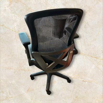 Sale Photo Thumbnail #657: Black Desk Chair; arms raise up, swivels, adjustable height