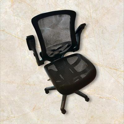 Sale Photo Thumbnail #656: Black Desk Chair; arms raise up, swivels, adjustable height