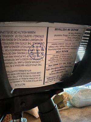 Sale Photo Thumbnail #660: Black Desk Chair; arms raise up, swivels, adjustable height