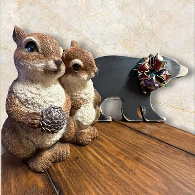 Sale Photo Thumbnail #727: Animal Decor -Squirrels and Bear
Squirrels are lightweight material, bear is wood.