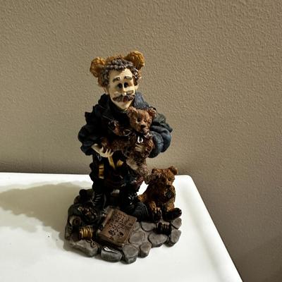 Sale Photo Thumbnail #777: Boyds Bears and Friends Figurine 5" Tall no chips