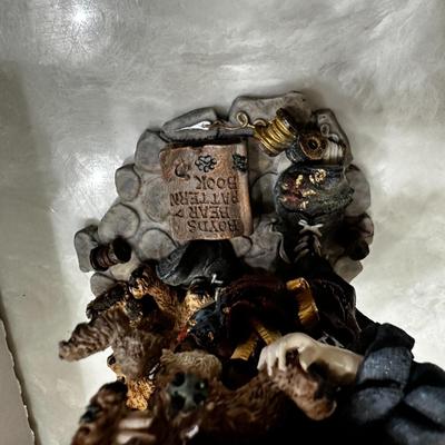 Sale Photo Thumbnail #781: Boyds Bears and Friends Figurine 5" Tall no chips