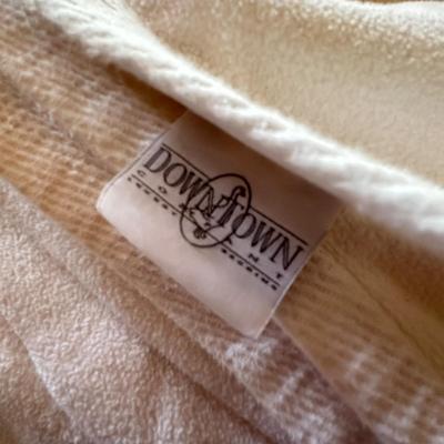 Sale Photo Thumbnail #904: Downtown Company Soft White Blanket King
100% Long Staple Cotton