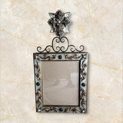 Sale Photo Thumbnail #873: Large Cross Frame 42" Tall x 21" Wide
Lovely for a Wedding Photo!