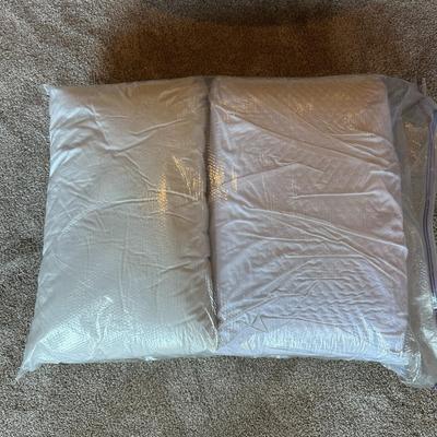 Sale Photo Thumbnail #948: Bundle of 4 Pillows