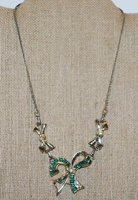 VINTAGE GREEN SQUARE Stones BOW PENDANT (1½" x 1½") with 2 Jeweled Smaller Bows on a "Snakeskin" Necklace Chain...