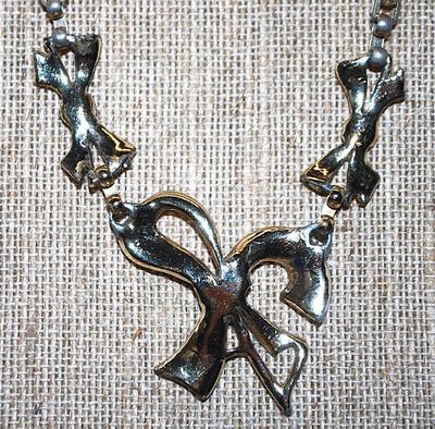 VINTAGE GREEN SQUARE Stones BOW PENDANT (1½" x 1½") with 2 Jeweled Smaller Bows on a "Snakeskin" Necklace Chain...