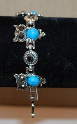 "Blue Belly" Owl Bracelet 6½" End-to-End on a Silver Tone Setting
