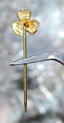 GREEN 3 Leaf CLOVER Enameled FLOWER PIN (1¾" L) on a Gold Tone Setting