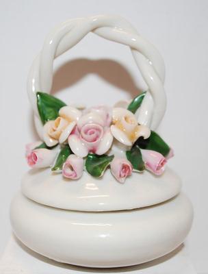 Beautiful "Capodimonte" Rose Flowered Jewelry Trinket Basket & Handle Made in Italy by "Capodimonte Savastano" --...