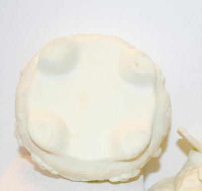 Butterflies & Flowers Cover Alabaster-Style All-White Jewelry Trinket Box 3½" H x 3½" Diam.