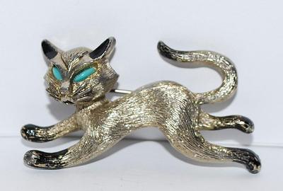 Stunning "Jade Blue" Eyed Siamese CAT BROOCH (2¼" x 1⅛") with Black Tip Accents & Brushed Silver Coat
